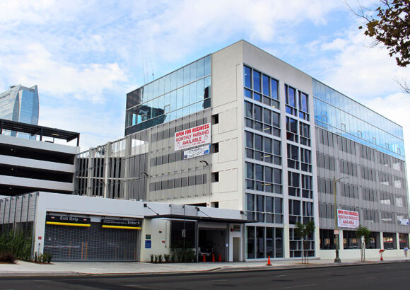 990 W8th: First-Class DTLA Parking in The Heart of the Financial District