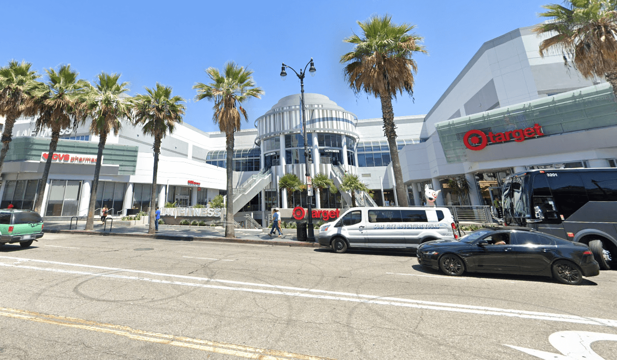 7021 Hollywood Blvd